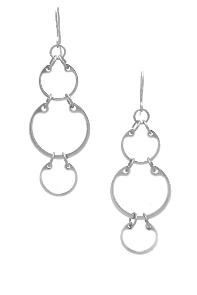 Large Alternating Earrings by Wraptillion: linked chain circle dangle earrings in alternating sizes