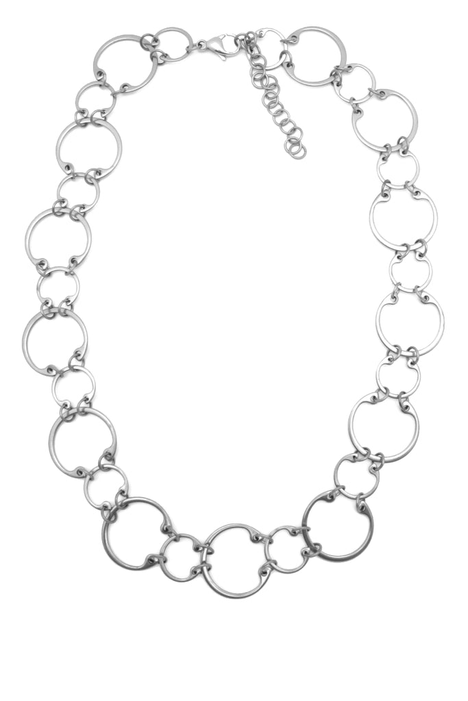 Alternating Necklace by Wraptillion: a linked circle chain necklace in alternating sizes